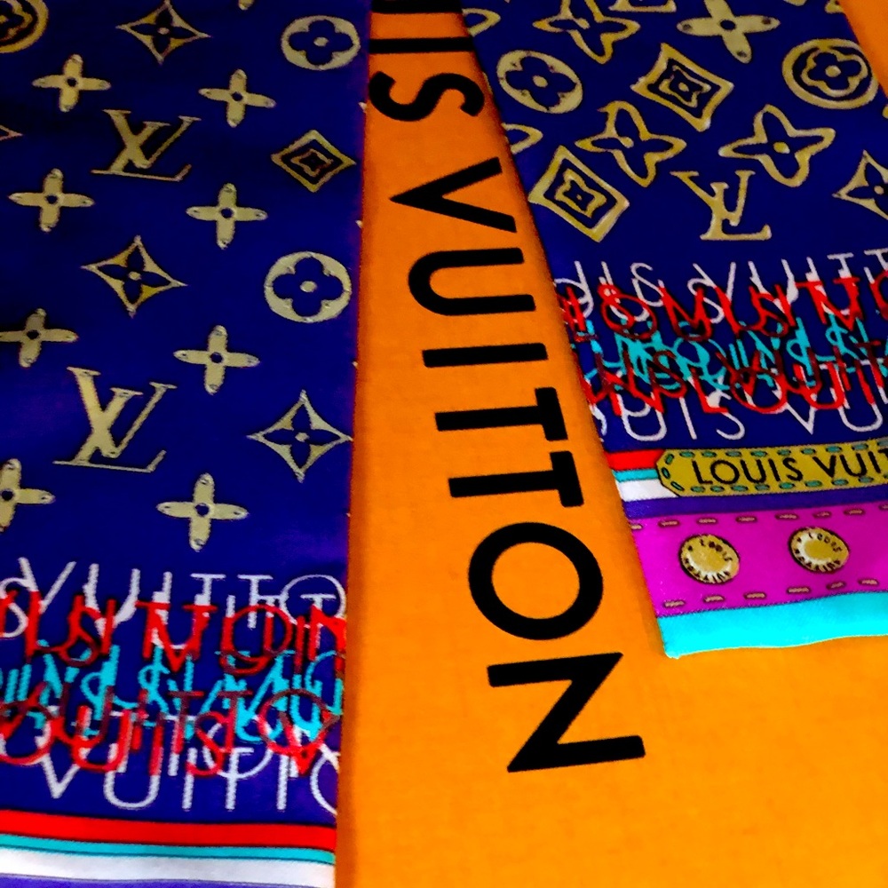 Louis Vuitton extra long “Let’s Go BB Bandeau” scarf.